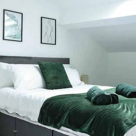 Apartment Fully Equipped 2 Bed Flat In Bradford - Sleeps 4 *