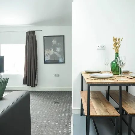 Apartment Fully Equipped 2 Bed Flat In Bradford - Sleeps 4 *